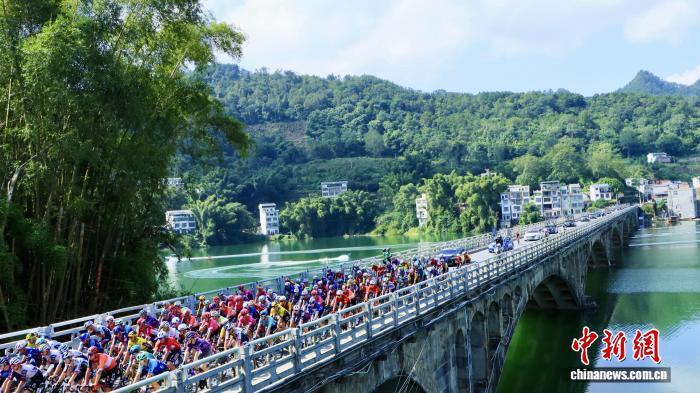 彼泽森当天 彼泽森当天