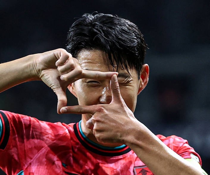 笑容, 廷队 笑容, 廷队