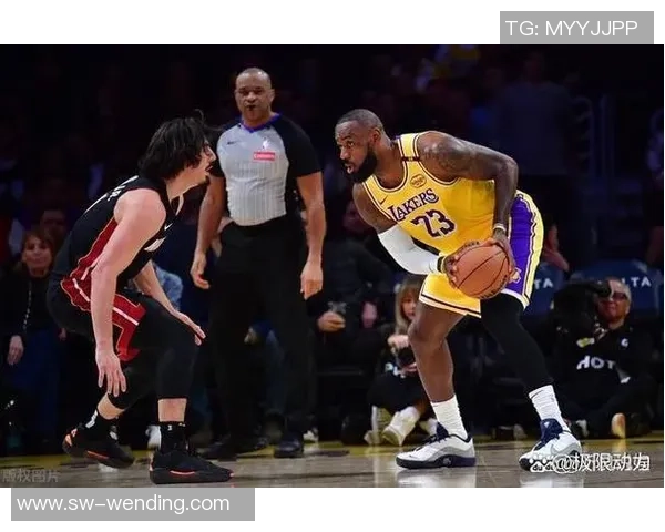 2021年湖人与勇士第四节激战回顾精彩瞬间与关键时刻分析